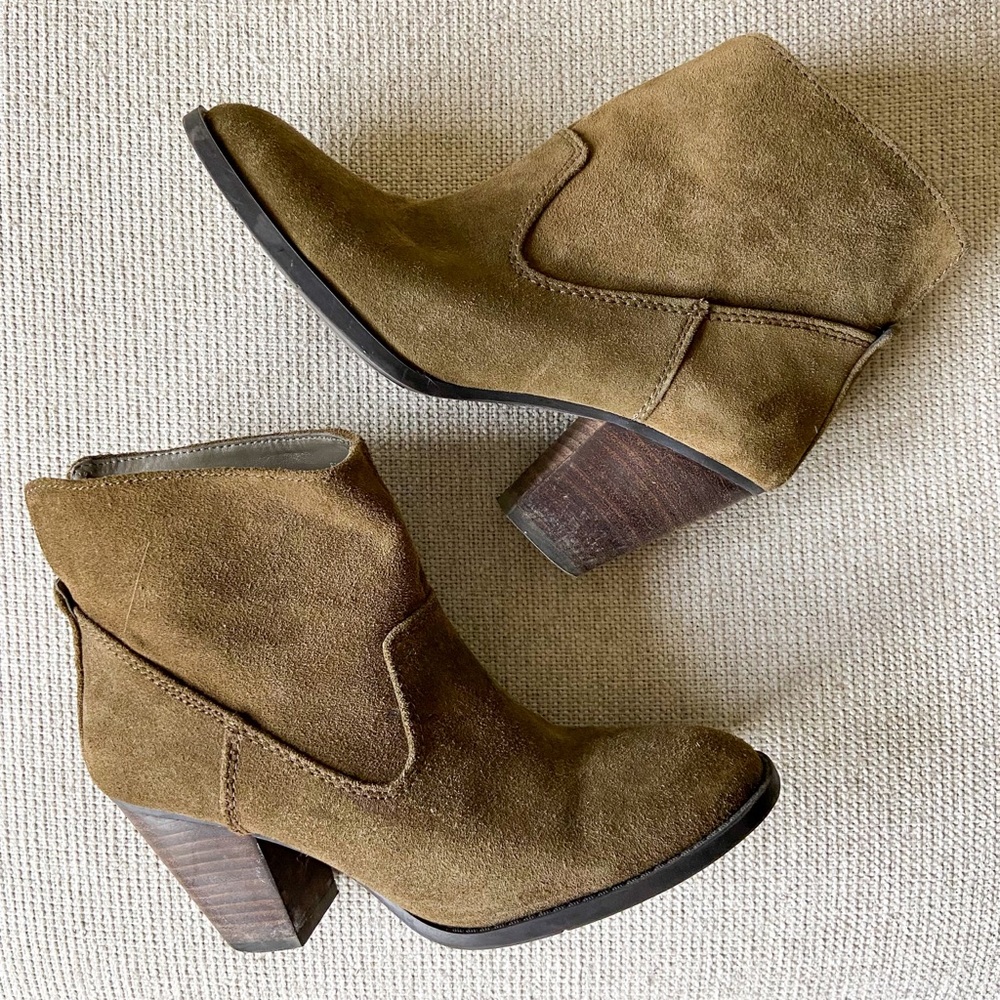 Nine West Hamelin Suede Chunky Heel Olive Green Boots Booties